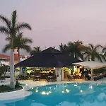 Familiar Con Gran Terraza Y Vistas Al Mar *