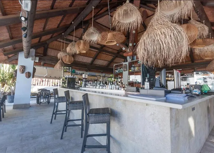 Familiar Con Gran Terraza Y Vistas Al Mar *