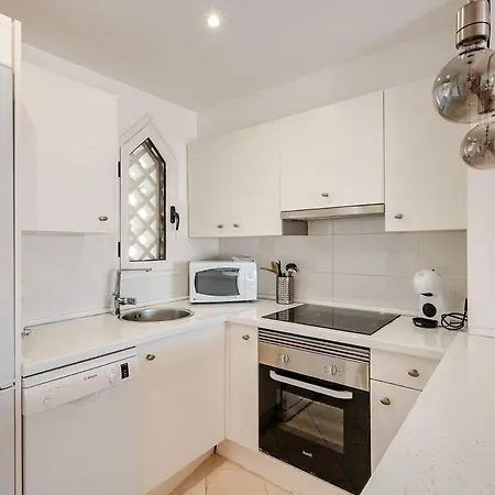 Familiar Con Gran Terraza Y Vistas Al Mar *